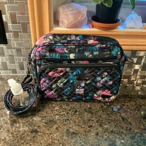 LUG - CAROUSEL XL - NWOT.  BLOOM BLACK